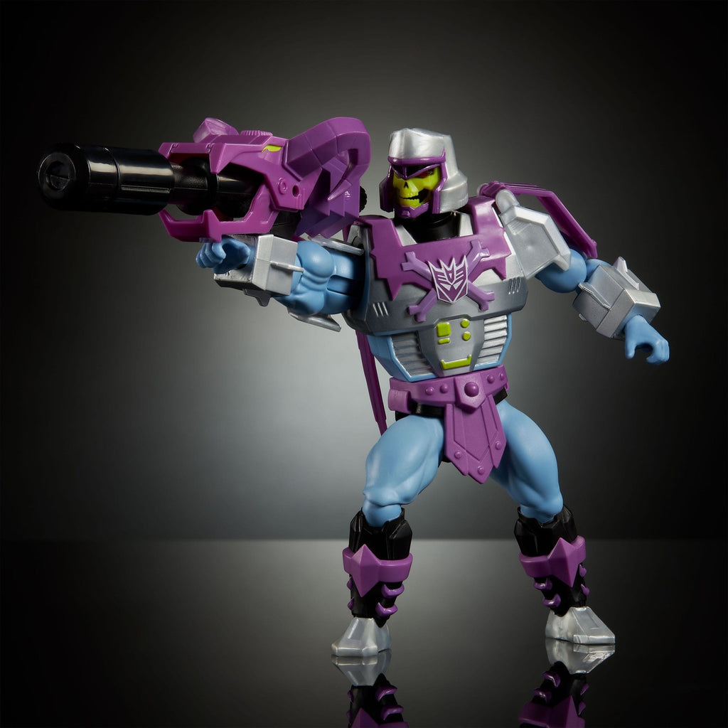 Product image Masters of the Universe x Transformers action figure Megatron Armor Skeletor heo European Exclusive 14 cm