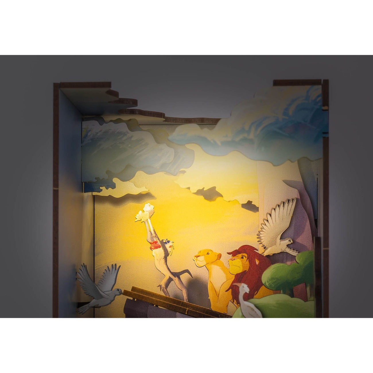 Produktbild Disney Tiny Adventures Book Nook Mini-Diorama Der König der Löwen 23 cm