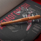 Produktbild Stranger Things Stachelige Schlägerkugelschreiber & Stranger Things Anstecknadel
