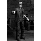 Produktbild Universal Monsters Actionfigur Ultimate Frankenstein's Monster (Bride of Frankenstein) (B&W) 18 cm