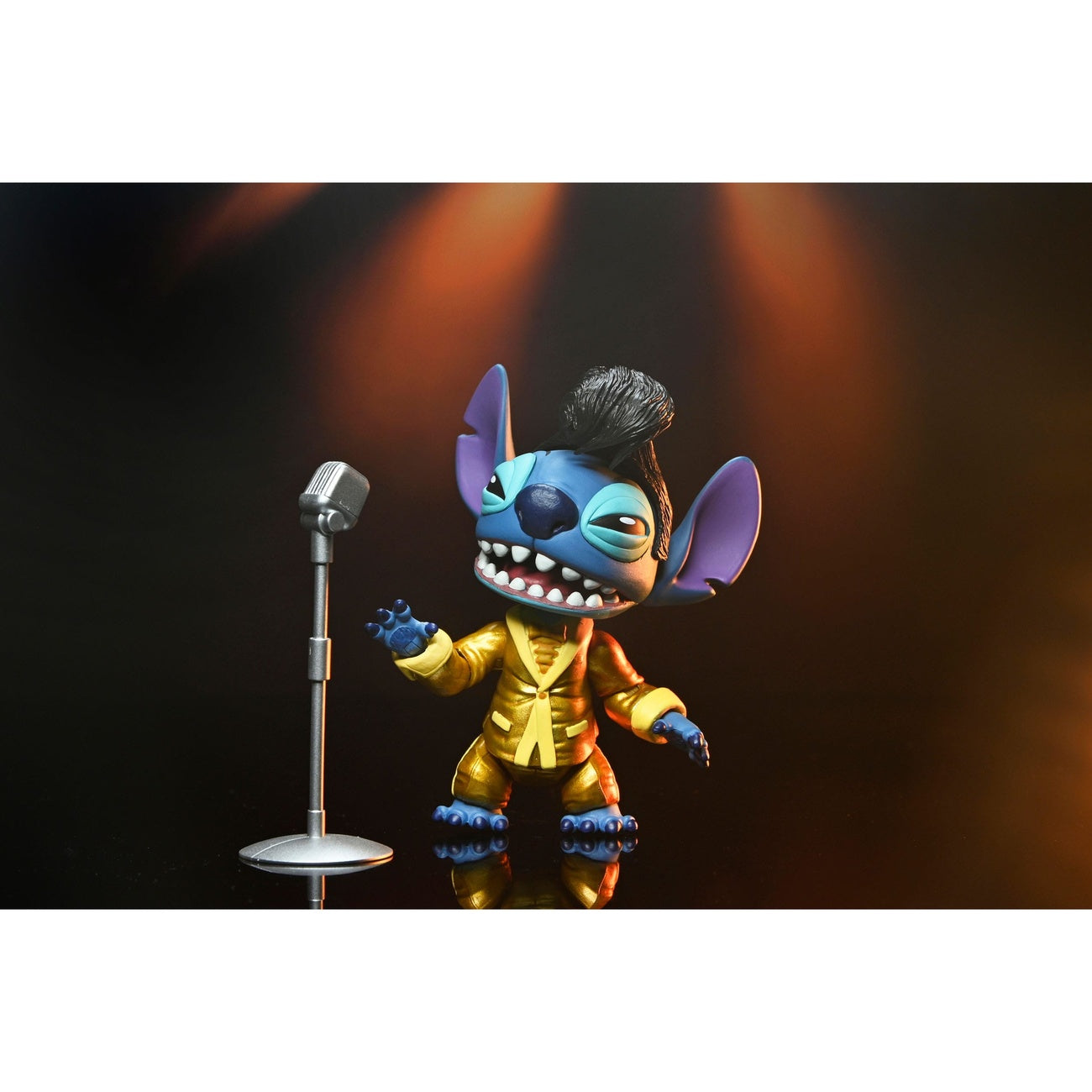 Produktbild Lilo & Stitch Actionfigur Ultimate Gold Suit Elvis Stitch 18 cm