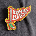 Produktbild Stranger Things Ansteck-Pin Hellfire Lives Limited Edition