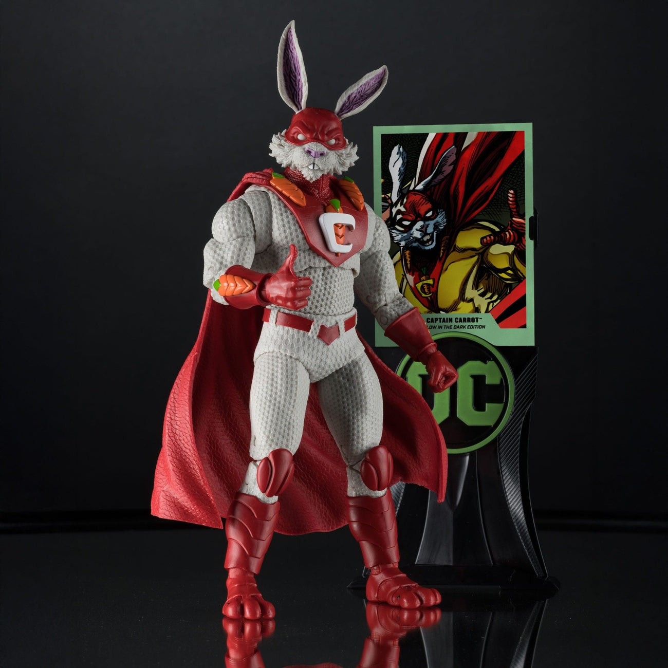 Produktbild DC Multiverse Actionfigur Captain Carrot (Justice League Incarnate) Glow In The Dark Edition (Gold Label) 18 cm
