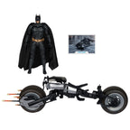 Produktbild The Dark Knight DC Multiverse Actionfigur mit Fahrzeug Batman & The Batpod 18 cm
