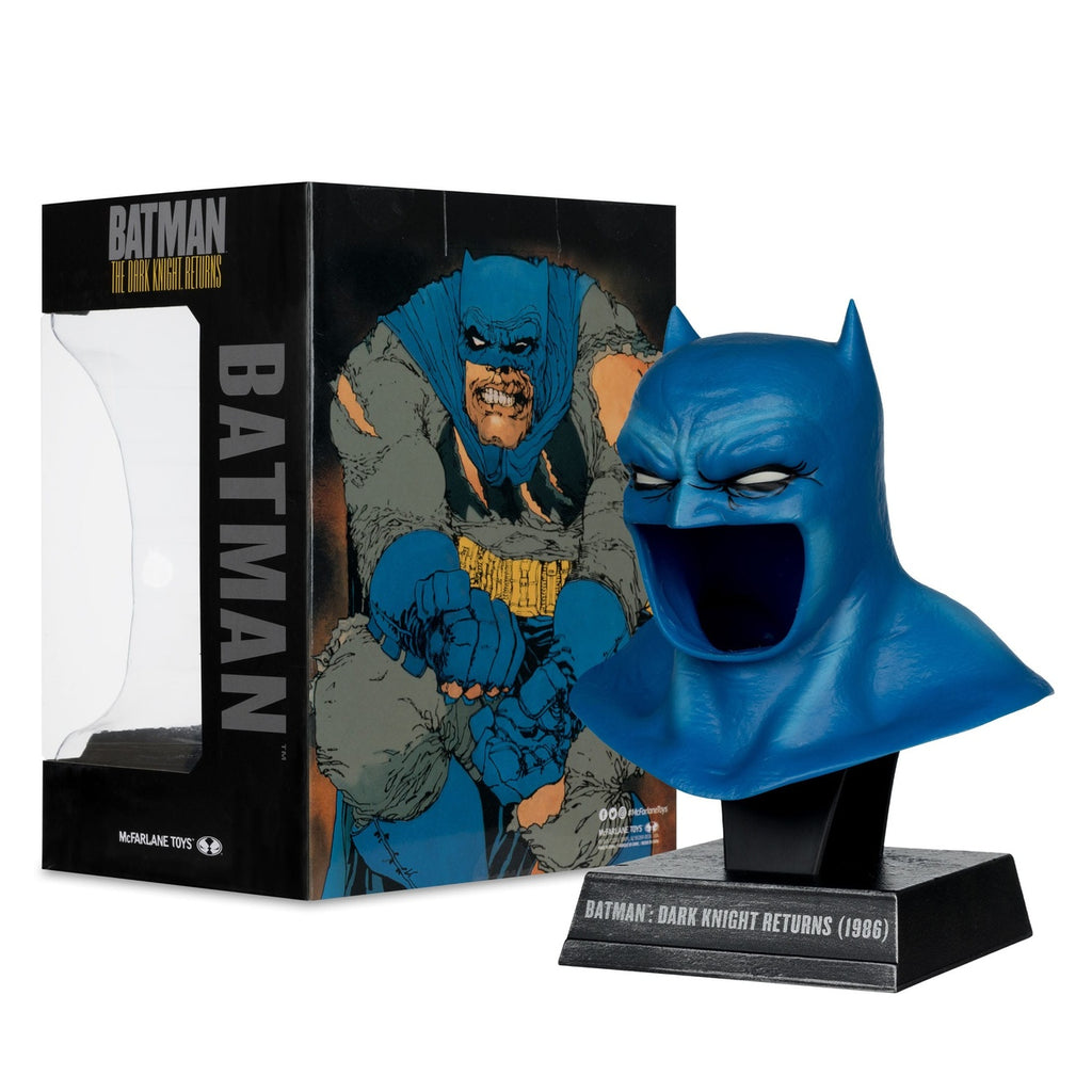 Produktbild The Dark Knight Returns DC Direct Mini-Replik 1/3 Batman Maske 19 cm