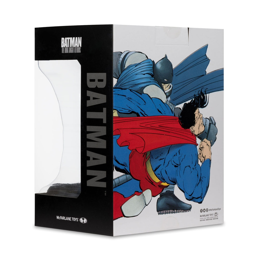 Produktbild Batman DC Direct Mini-Replik 1/3 Gepanzerte Batman Maske (Dark Knight Returns) 18 cm