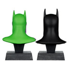Produktbild Batman DC Direct Mini-Replik 1/3 2er-Pack Batman Masken Hush & Knightfall (Jokerized) (Gold Label) 18 cm