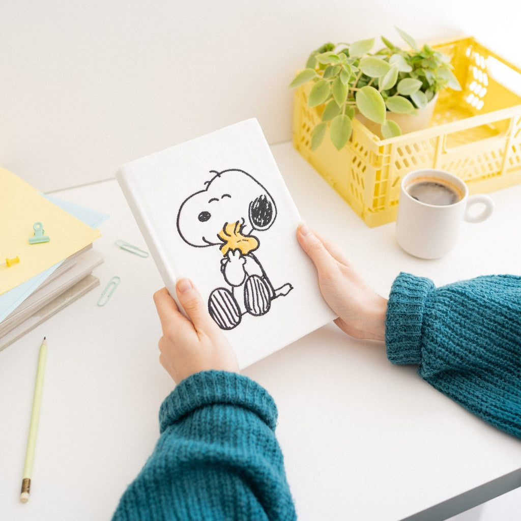 Produktbild Peanuts Premium Plüsch Notizbuch A5 Snoopy