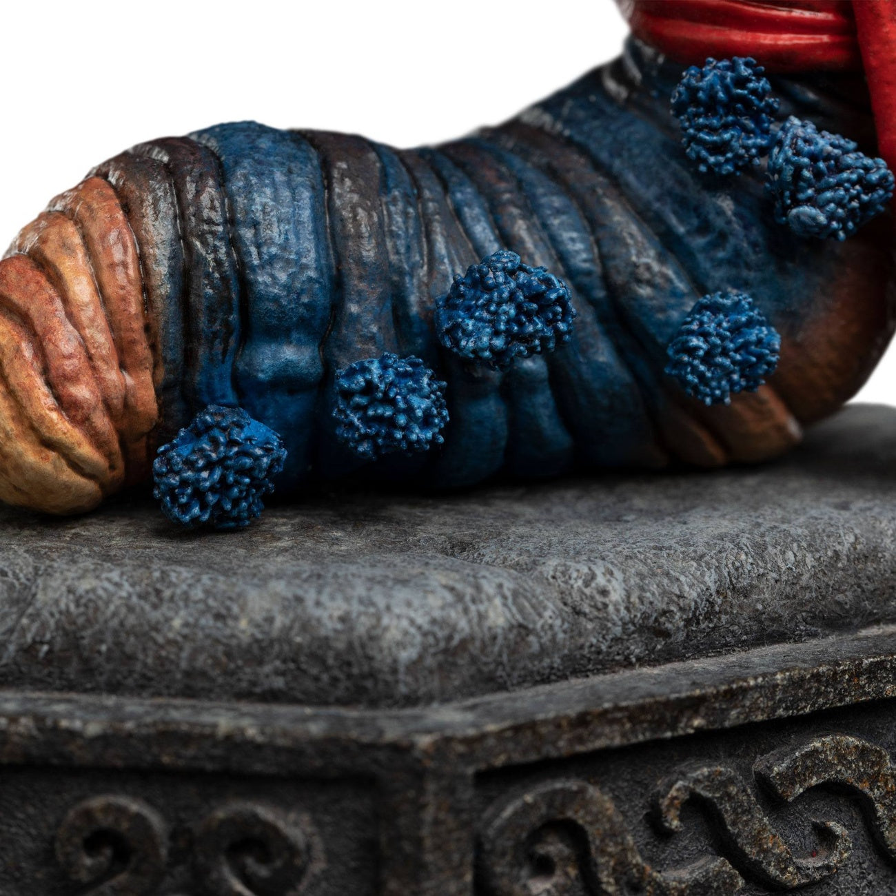 Product image Labyrinth Statue 1/1 Ello Worm 11 cm