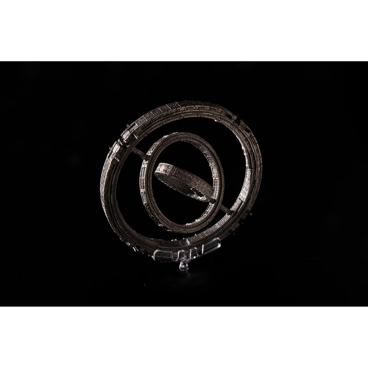 Produktbild Foundation Die-Cast The Invictus Spaceship 20 cm