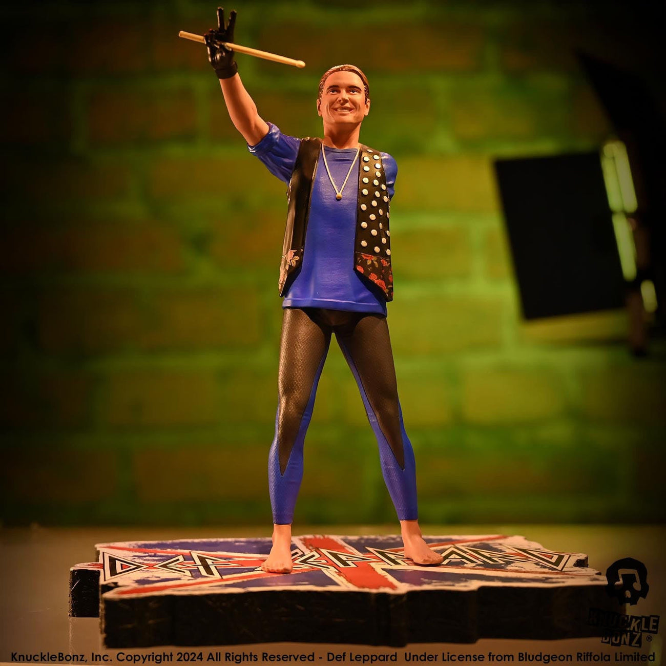 Produktbild Def Leppard Rock Iconz Statue Rick Allen 24 cm